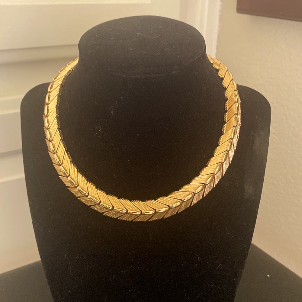Like new monet gold toned choker